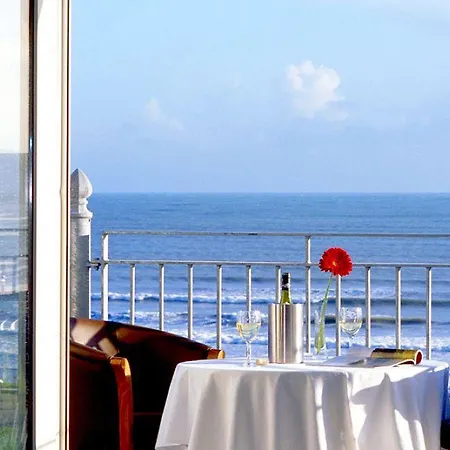 Garryvoe Hotel