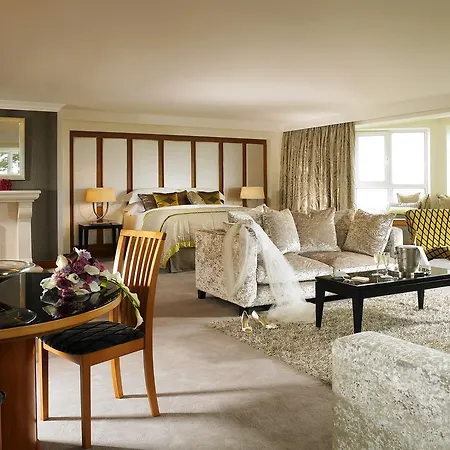 加利维奥酒店 4*